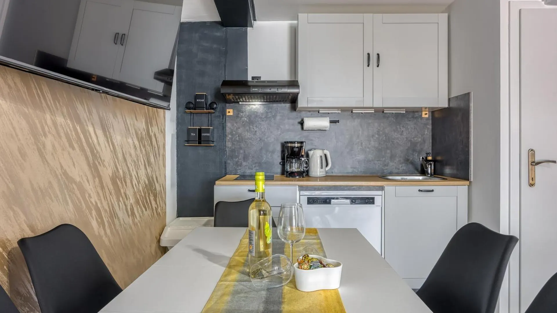 Bungalow Leni - Happy Rentals Stinjan 0*,  Croatia